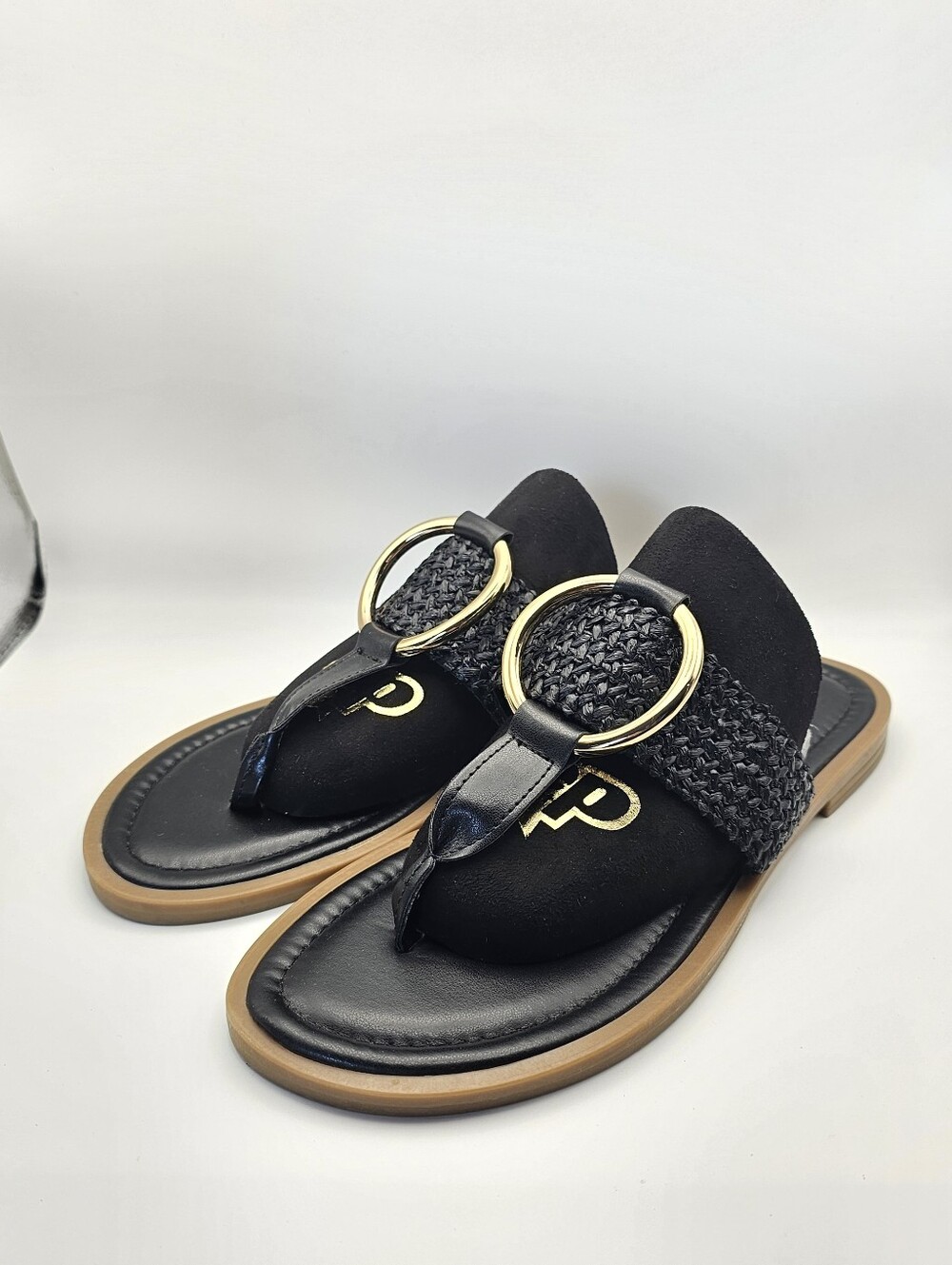 Kelly & Katie Black Thong Flat Sandals Size 8.5